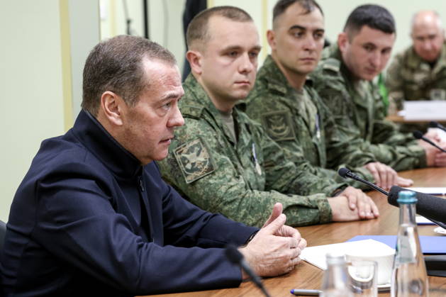 Russland, Dmitri Medwedew besucht Distrikt Nordwestrussland