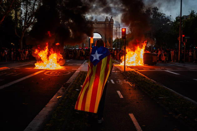 Spain: Anti-fascist protest in Barcelona on Catalonia’s National Day