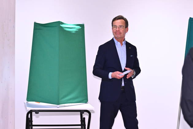 Parliamentary elections in Sweden, Ulf Kristersson casts his vote