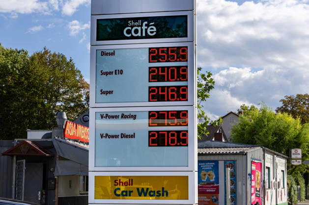 Germany, petrol prices at various petrol stations