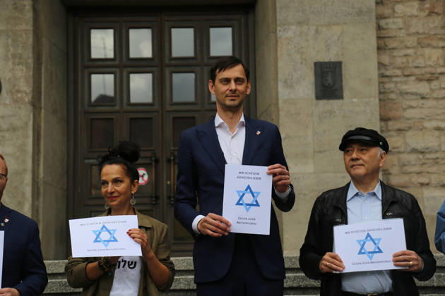 Berlin: Martin Hikel and the Neukölln District Office wear Stars of David during the ‘Aktion Berlin’ campaign outside Neukölln Town Hall