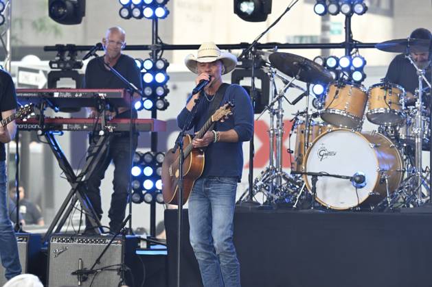 Music: Kenny Chesney performing on the Today Show in New York