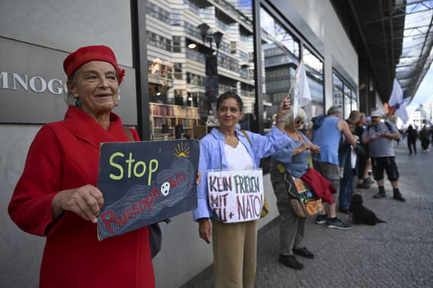 Berlin: Demonstration in support of preserving the Russian House