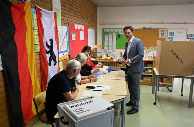Election in Berlin, Steffen Krach casts his vote