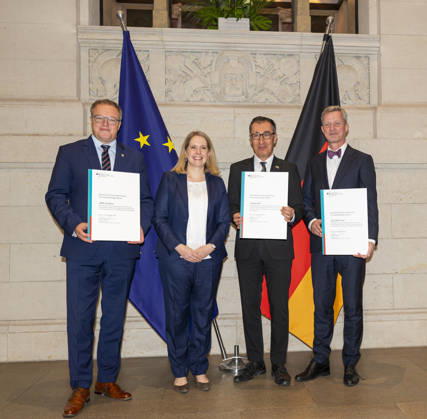 Berlin: Verena Hubertz presents funding agreement for NextBauBW