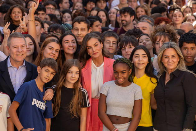 Royals, Spain: Queen Letizia visits a vocational training centre in Talavera de la Reina