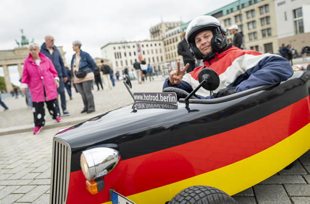 Berlin, sightseeing in a soapbox car
