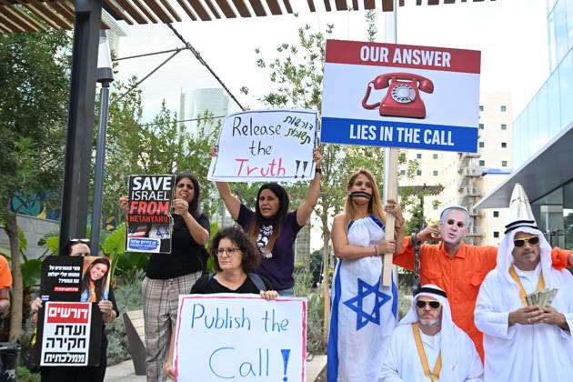 Israel: Protest outside the Dutch Embassy over Netanyahu’s phone call to Mark Rutte on 7 October 2023 in Tel Aviv