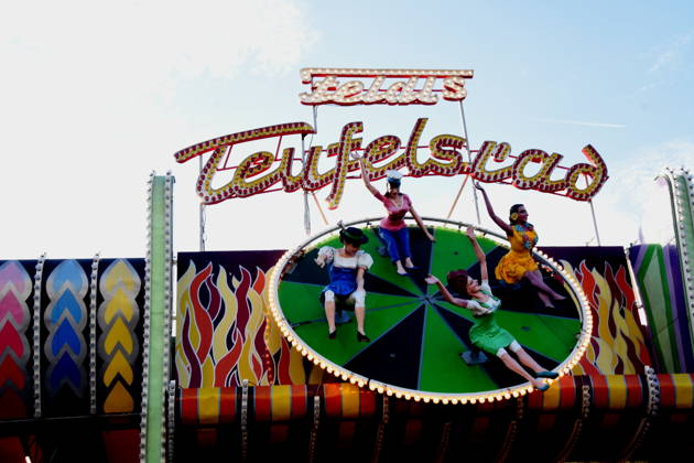 Oktoberfest, zahlreiche Upskirting Videos vom Teufelsrad im Umlauf, Archivbilder