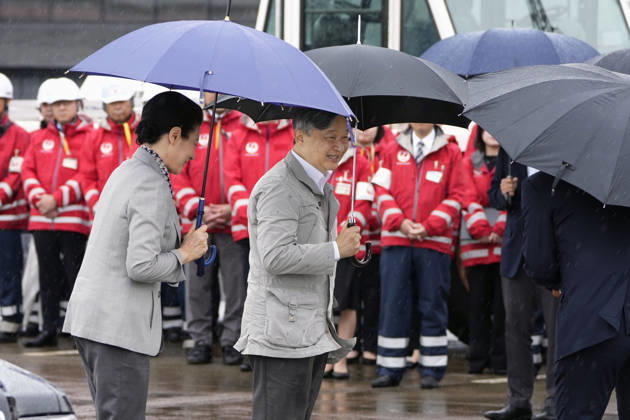 Royals, Japan: Imperial Couple Visit Kumamoto