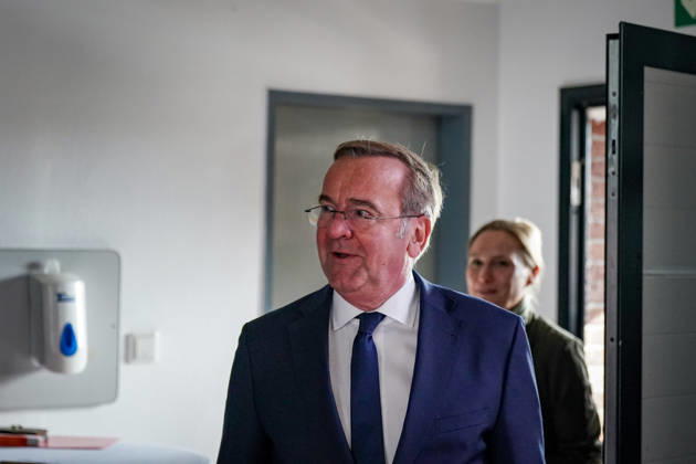 Emden, Boris Pistorius und Olaf Lies bei Bekanntgabe der Entscheidung über die Einrichtung eines zweiten Marinestützpunktes