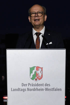 NRW, Auftakt der Illumination zur Woche der Demokratie und Parlamentsnacht am Landtag in Düsseldorf