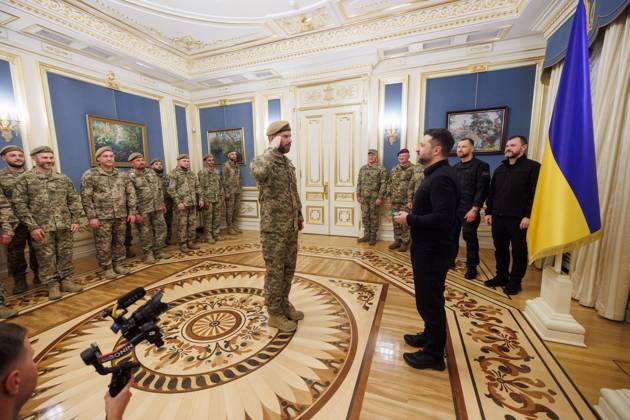 Ukraine, Wolodymyr Selenskyj verleiht Kämpfern der Territorialverteidigung staatliche Auszeichnungen in Kyjiw