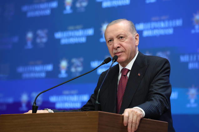 Türkei, Recep Tayyip Erdogan spricht beim Auftakt des Parlamentsjahres mit AKP-Abgeordneten in Ankara