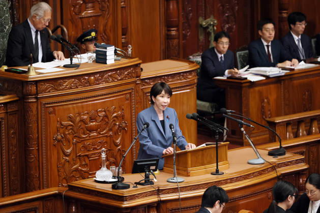 Japan, Sanae Takaichi bei Debatte im Unterhaus in Tokio