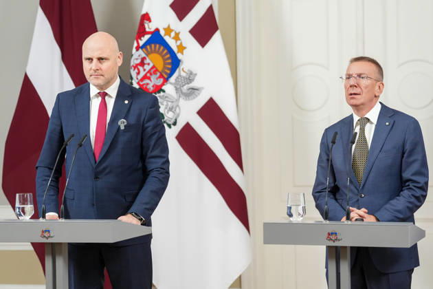 Lettland, Riga, Edgars Rinkevics und Andris Kulbergs bei Pressekonferenz