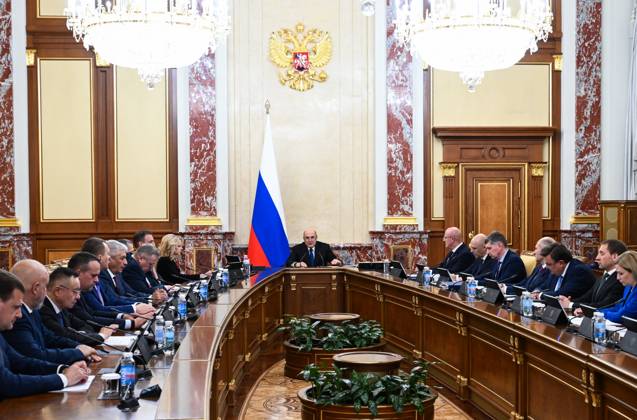 Russland, Premier Michail Mischustin leitet Regierungssitzung in Moskau