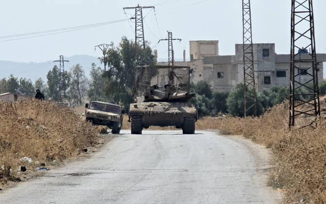 Syrien, Israelische Soldaten patrouillieren bei Razzien im ländlichen Raum von Quneitra