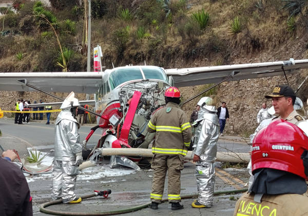 Ecuador, Cessna Grand Caravan EX von Cuencana Airlines verunglückt nach Runway-Excursion in Cuenca