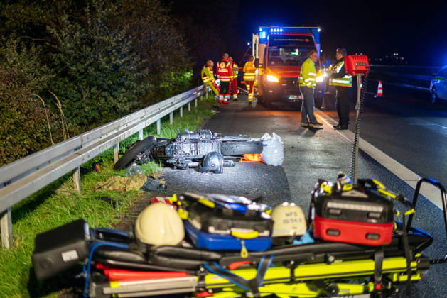 Hessen, Vollsperrung nach Unfall auf der A66 bei Gelnhausen