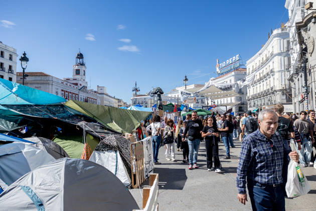Spain: Protest camp for affordable housing at the Puerta del Sol in Madrid