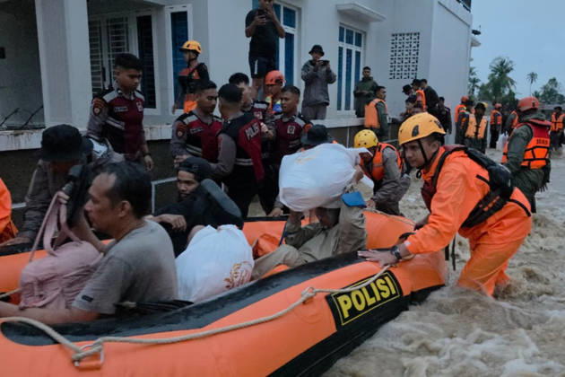 Indonesia, flooding in Padang