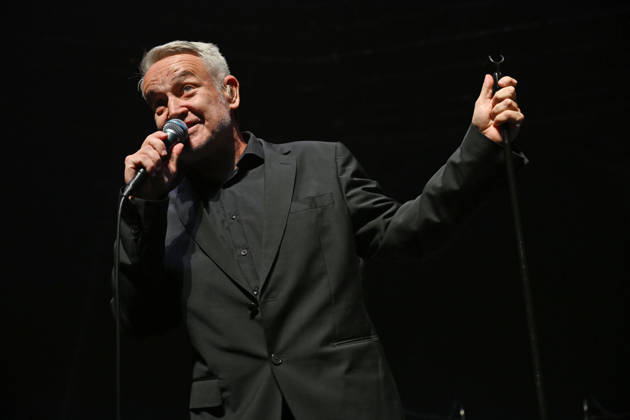 Music, Gene concert in London
