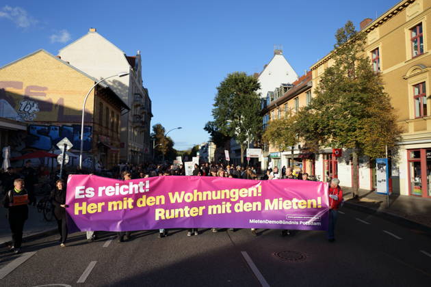 Brandenburg: Protest against the housing crisis and rising rents in Potsdam