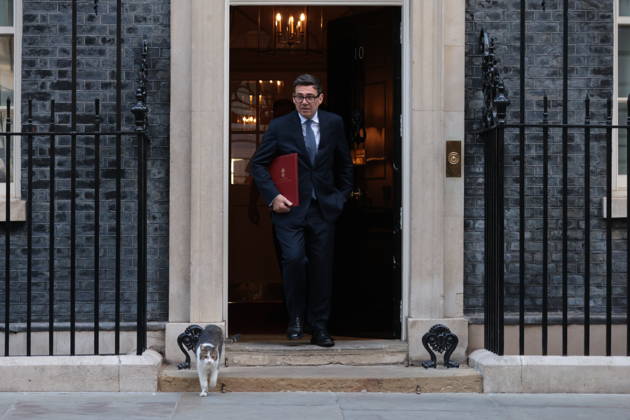 Großbritannien, Premier Andy Burnham vor 10 Downing Street in London