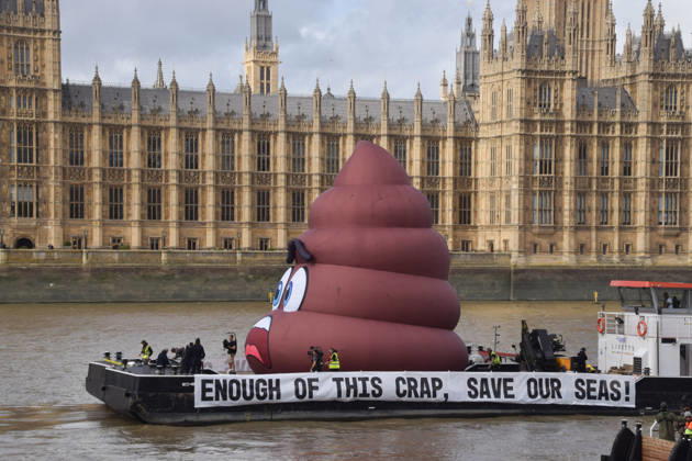 Großbritannien, Protest auf der Themse gegen Abwasserverschmutzung in London