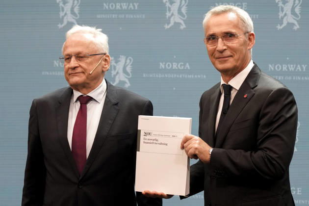 Norwegen, Pressekonferenz mit Finanzminister Stoltenberg in Oslo