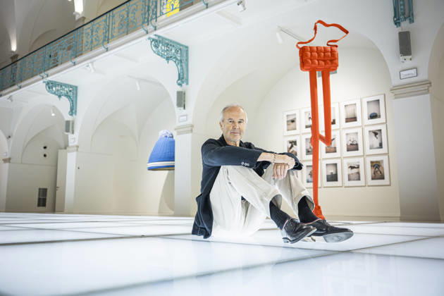 Arts, One MInute Forever Ausstellung von Erwin Wurm in Liberec
