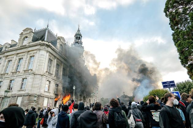 Landesweiter Protesttag in Frankreich, Brand im Rathaus von Limoges