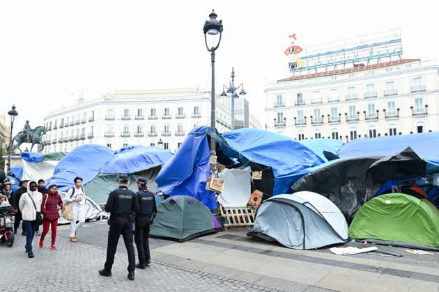 Spain: Protest camp for affordable housing at the Puerta del Sol in Madrid
