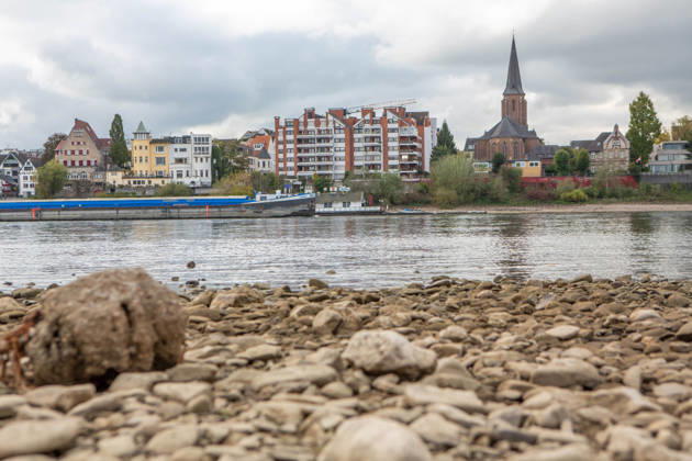 North Rhine-Westphalia, Low water levels on the Rhine in Cologne