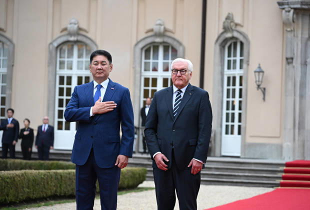 Berlin, Frank-Walter Steinmeier empfängt Präsident der Mongolei Uchnaagiin Chürelsüch