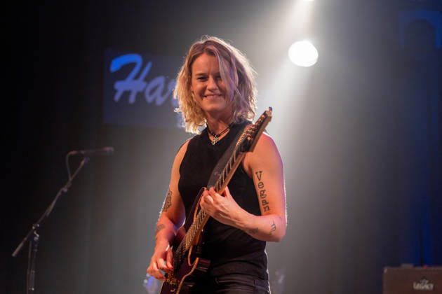 Music: Yasi Hofer concert in Bonn