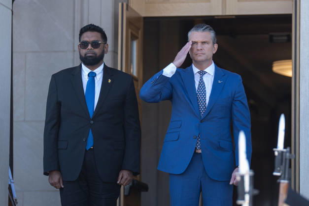 USA: Pete Hegseth welcomes Mohamed Irfaan Ali to the Pentagon in Arlington