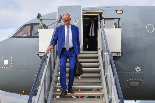 Tivat, Ankunft von Friedrich Merz in Montenegro