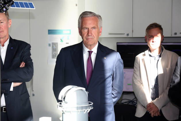 Thuringia: Christian Wulff visits the Fraunhofer Institute for Applied Optics and Precision Engineering in Jena