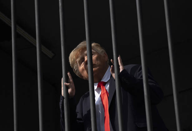 Iran: Actor portrays Donald Trump on an interactive billboard in Tehran