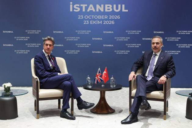 Istanbul: Hakan Fidan meets Ed Miliband