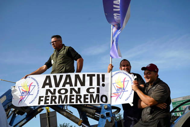 Italy: Giuseppe Conte meets lorry drivers and protesters against the high cost of living in Vibo Valentia