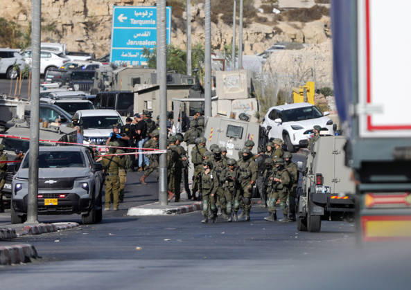 Middle East conflict, West Bank: Israeli army seals off area at the northern entrance to Hebron