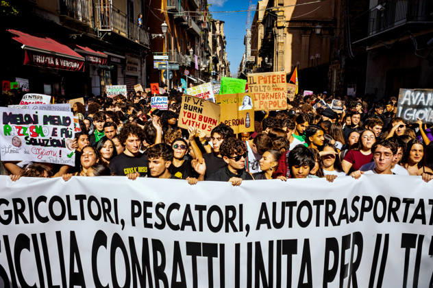 Italy: Students protest against the high cost of living and unsafe schools in Palermo