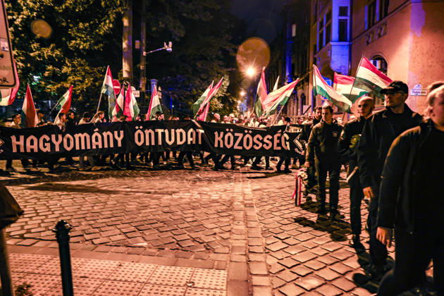 Ungarn, Marsch rechter Gruppen am 70. Jahrestag des Volksaufstands in Budapest