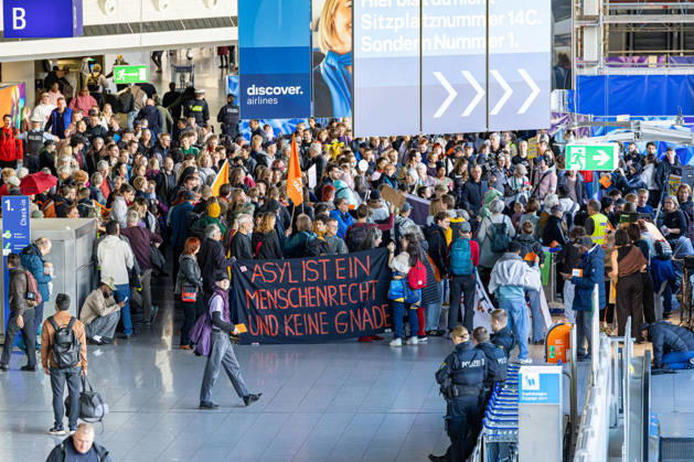 Hesse: Protest against deportations at Frankfurt Airport