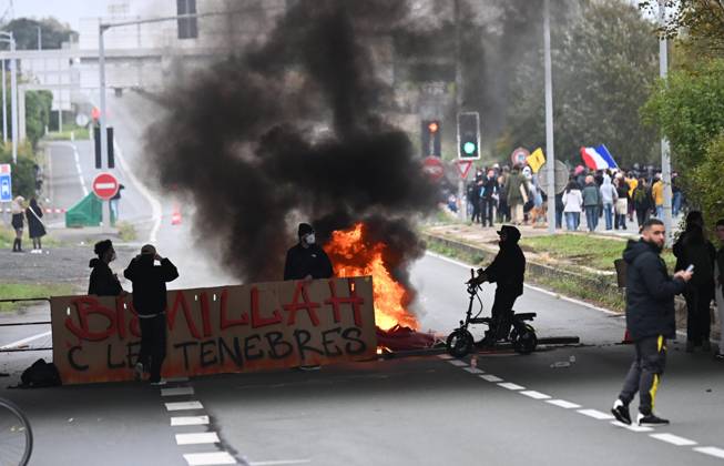 Frankreich, Proteste in La Rochelle