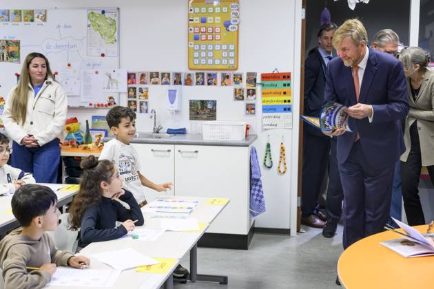 Royals: King Willem-Alexander visits Leersum