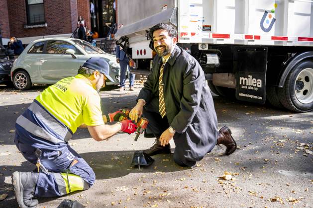 USA: Mayor Zohran Mamdani unveils new litter bins for the City of New York
